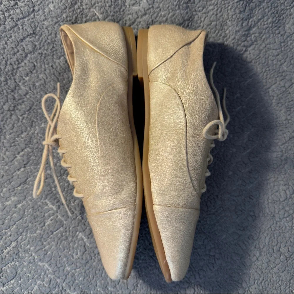 Lucky Brand Women's Gold Leather Oxford shoes, women’s 6 - Picture 9 of 9